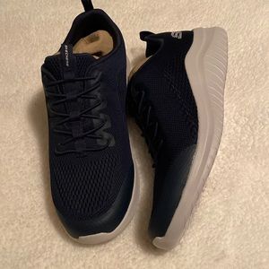 Men’s nwt Skechers  air-cool memory foam 10.5 extra wide navy shoes